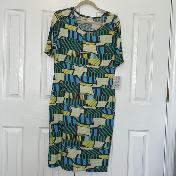 LulaRoe Julia - Large - Picture 1 of 3